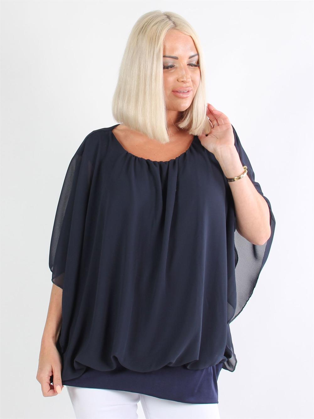 Mackenzie - Sort bluse med flagermusærmer i chiffon